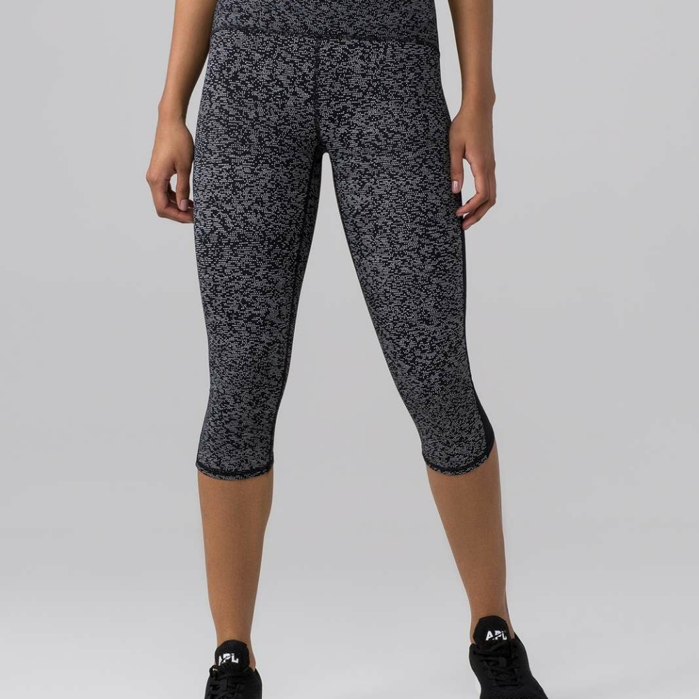 Lululemon Train Times 17" Crop